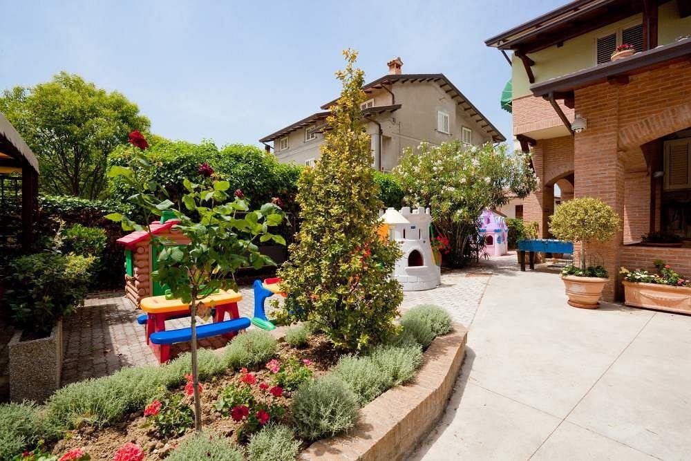 Campiglione Hotel Asís Exterior foto